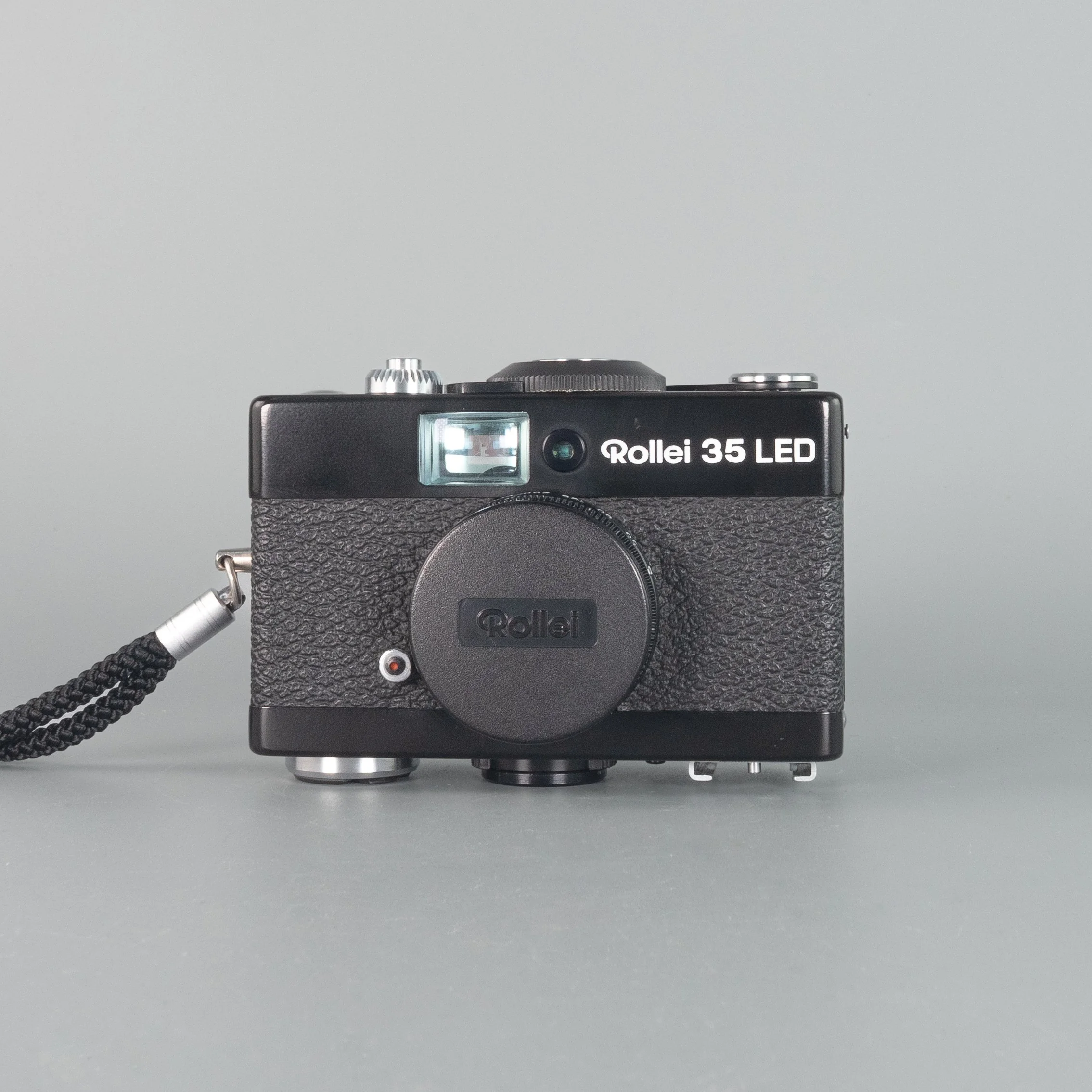 Rollei 35 LED コンパクトフィルムカメラ Rollei 35 LED review (1978–1980). 35mm film / 40mm / 3.5–22 / B 30